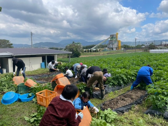 ジャガイモ収穫体験 アソシエ 介護 福岡市